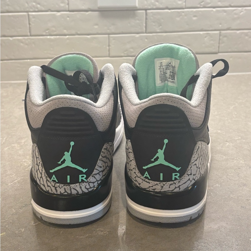 Jordan 3 Green Glow